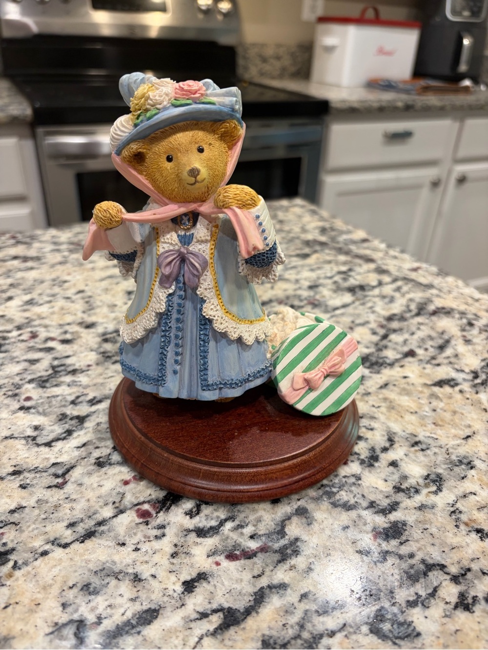 Department 56 Upstairs Downstairs Bears Henrietta Bosworth Figurine